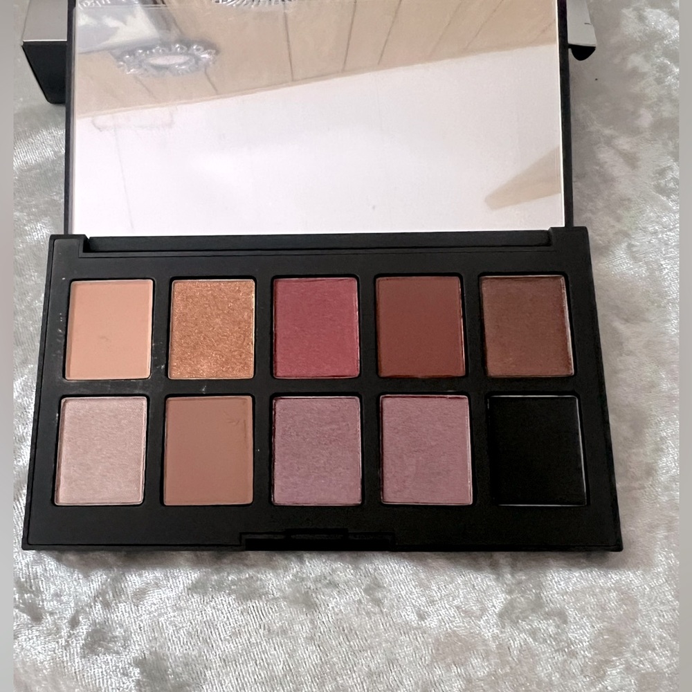 Haus Laboratories Fame Eyeshadow Palette New in Box